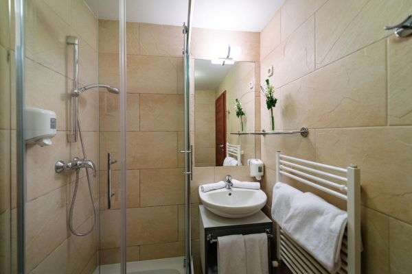 Hotel Yacht Wellness & Business (Siófok)